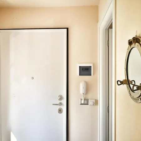 Appartamento Deluxe Con Terrazza Sul Mare Savona Exterior photo