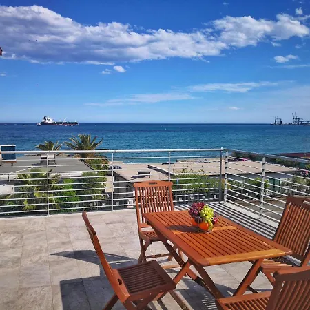 Appartamento Deluxe Con Terrazza Sul Mare Savona Exterior photo